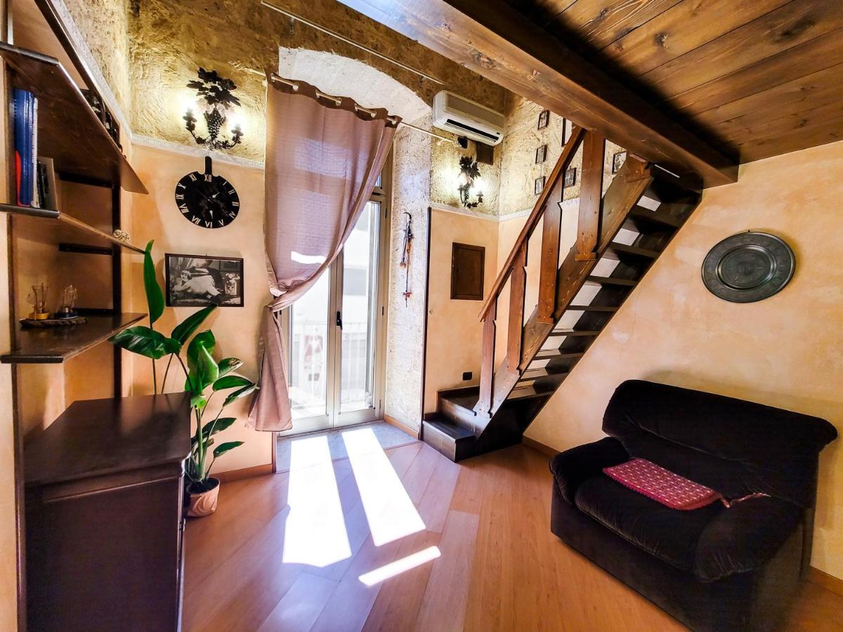 Cozy Classical Residence In The City Center Bari Exterior foto