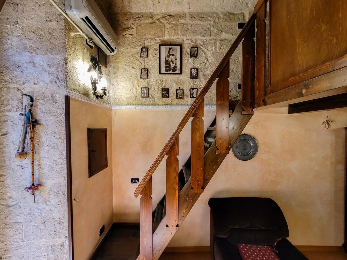 Cozy Classical Residence In The City Center Bari Exterior foto